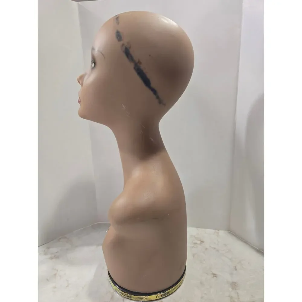 Mannequin Head &Shoulders Shake-N-Go  Life Like Swivel Base Wig Hat 18